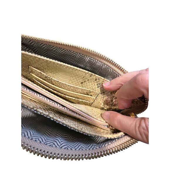 Jen & Co Gold Snake Print Wristlet Wallet W/ Zipper Closure & Card Slots - Picture 4 of 5